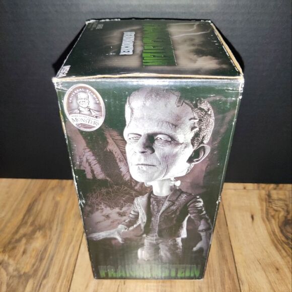 NECA Universal Monsters Studio HeadKnocker Bobblehead Frankenstein - Picture 11 of 12